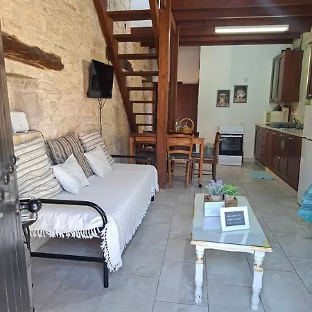 Symela's Nest Case de vacanță *