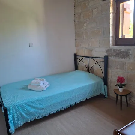 Dom wakacyjny Symela's Nest Anoyira