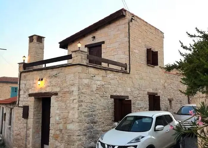 Symela's Nest Anoyira